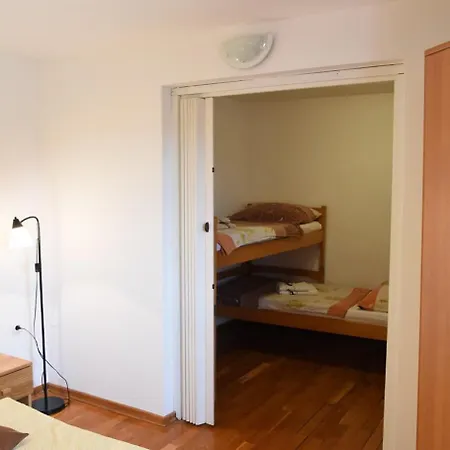 Ema Apartment Murter