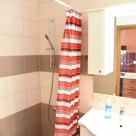 Ema Apartment *