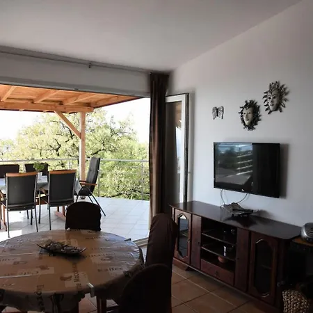 Apartment Ema Murter