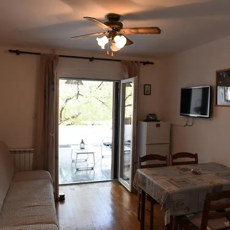 Ema Apartment