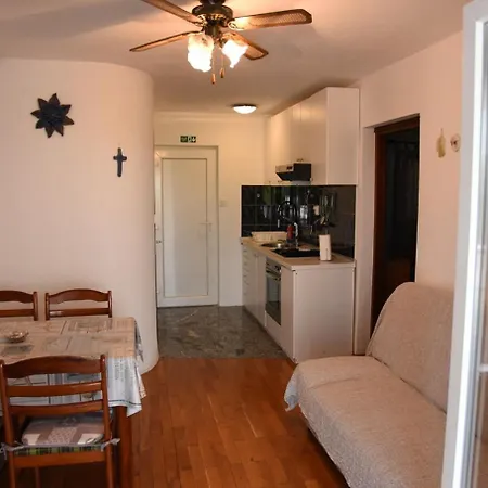 Ema Apartment Murter
